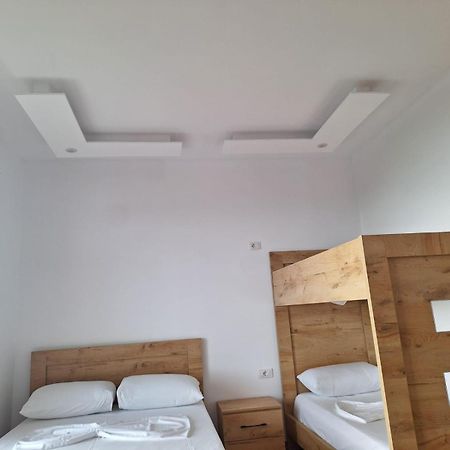 Lukovë Xuxi Apartments מראה חיצוני תמונה