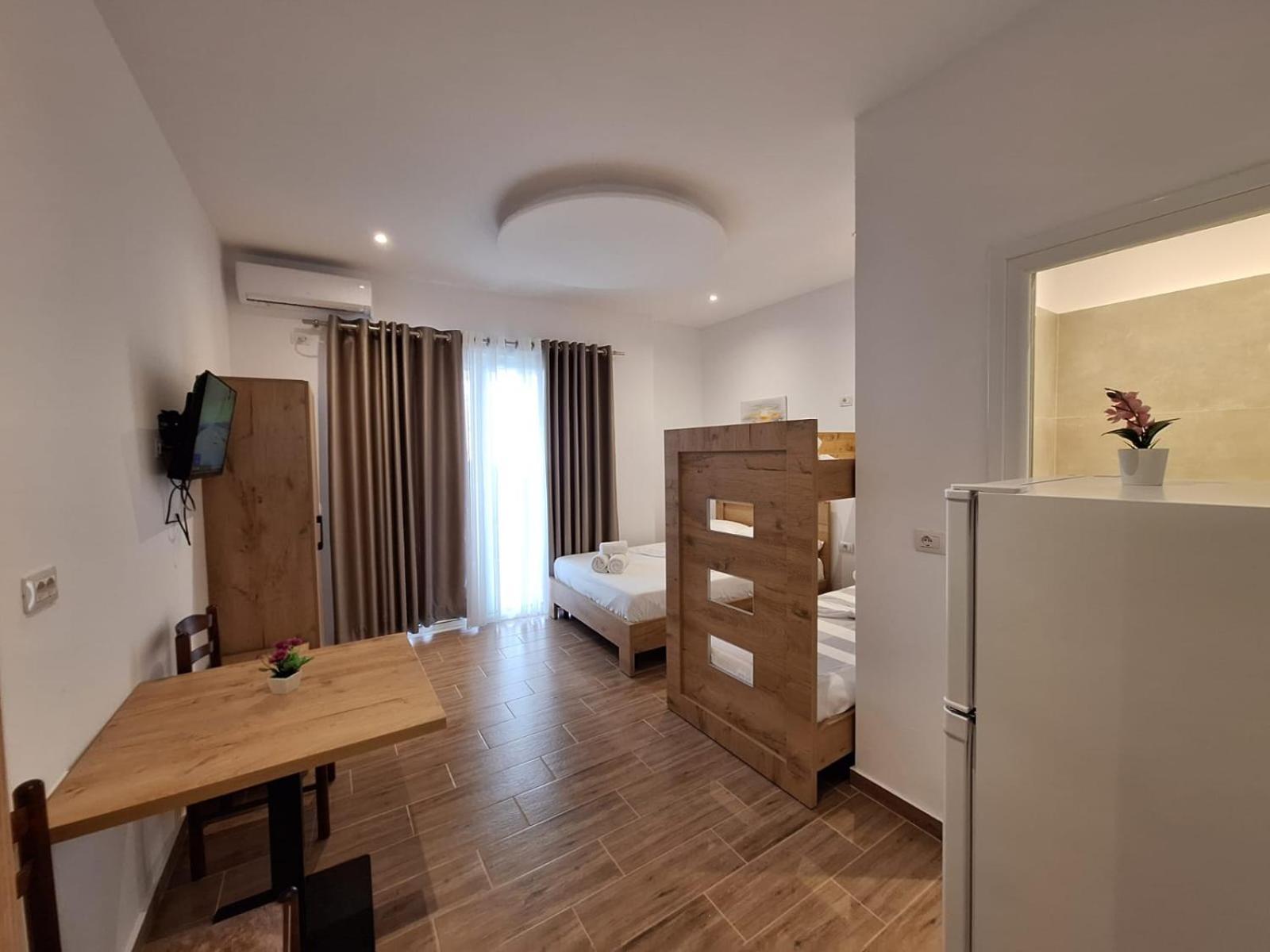 Lukovë Xuxi Apartments מראה חיצוני תמונה