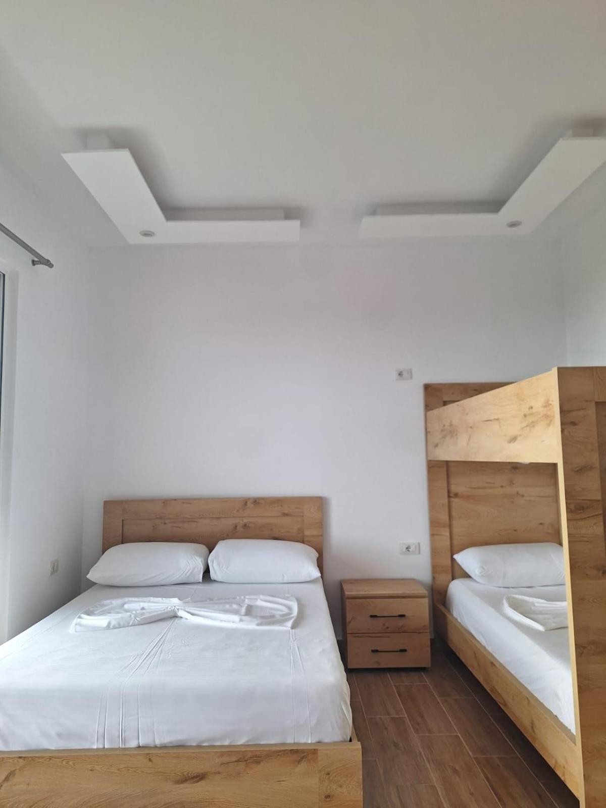 Lukovë Xuxi Apartments מראה חיצוני תמונה