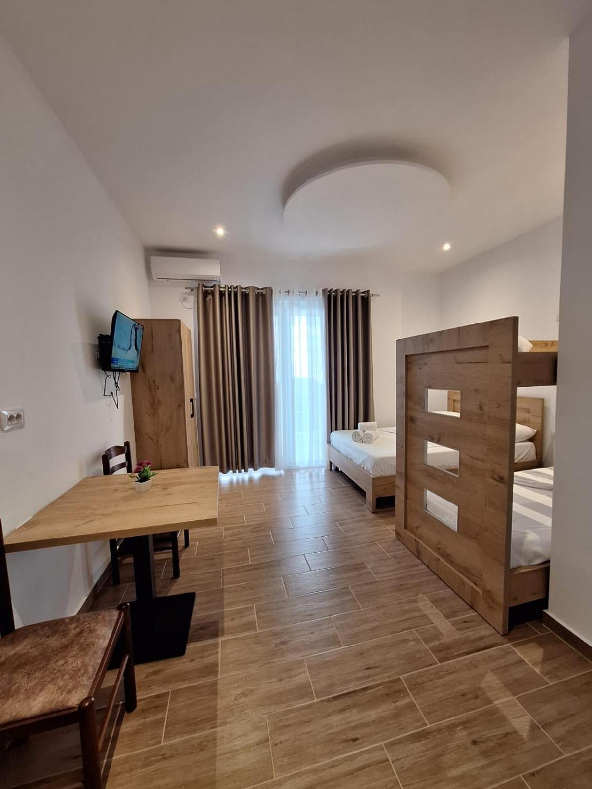 Lukovë Xuxi Apartments מראה חיצוני תמונה