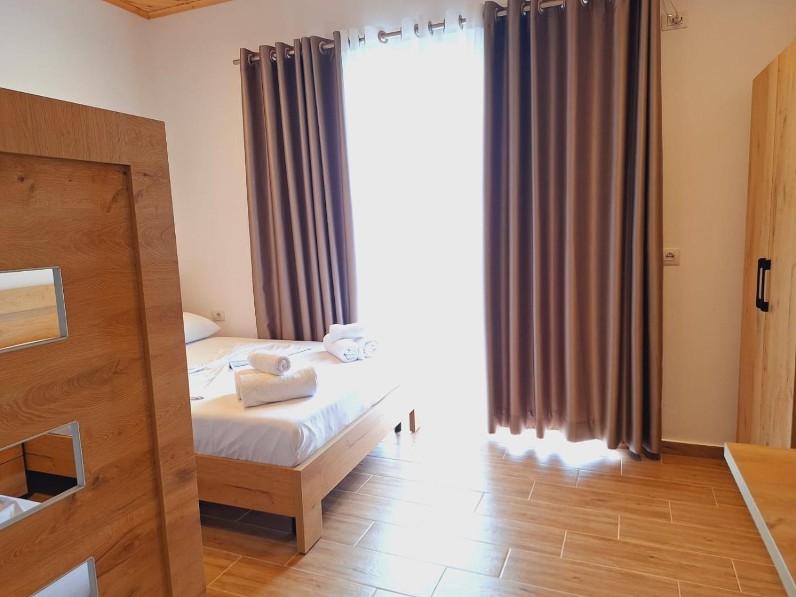 Lukovë Xuxi Apartments מראה חיצוני תמונה