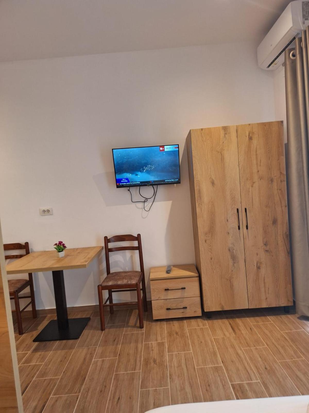 Lukovë Xuxi Apartments מראה חיצוני תמונה