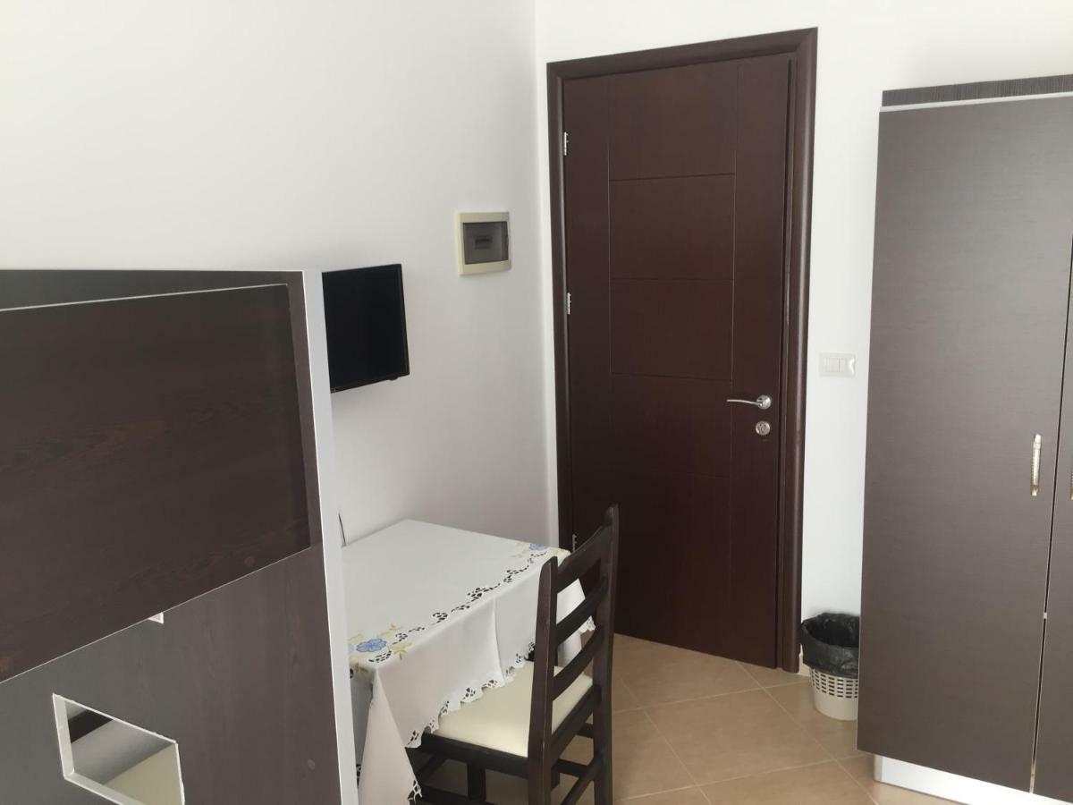 Lukovë Xuxi Apartments מראה חיצוני תמונה